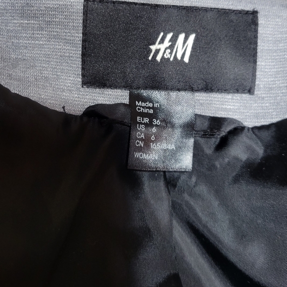 H&M Military-Inspired Style Cropped Blazer - Picture 3 of 3